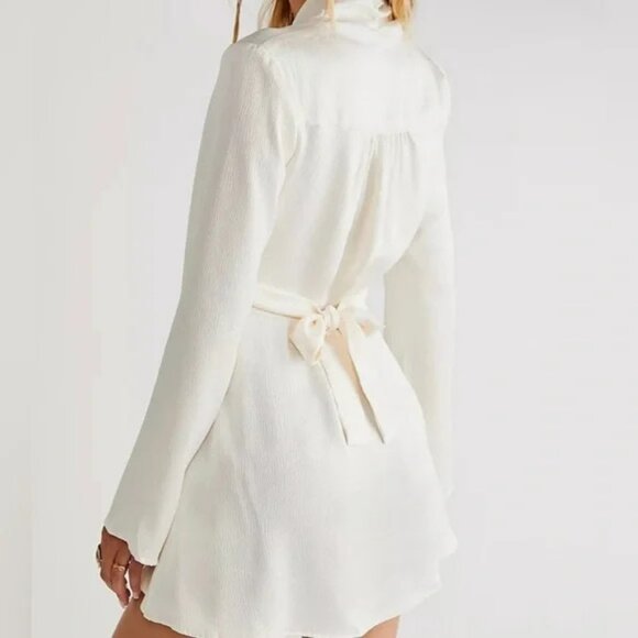 Free People Harley Tunic Silk Wrap top in ivory.  SZ XS/TP - Picture 3 of 5